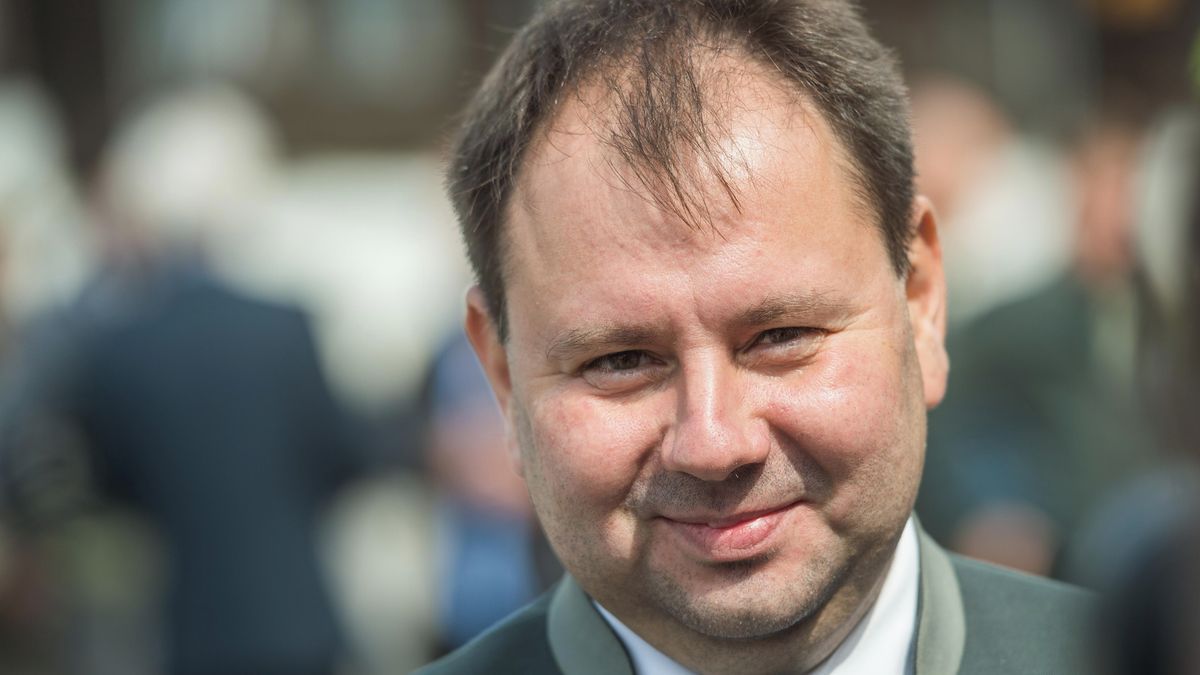 Do čela Vojenských lesů a statků se má vrátit Král